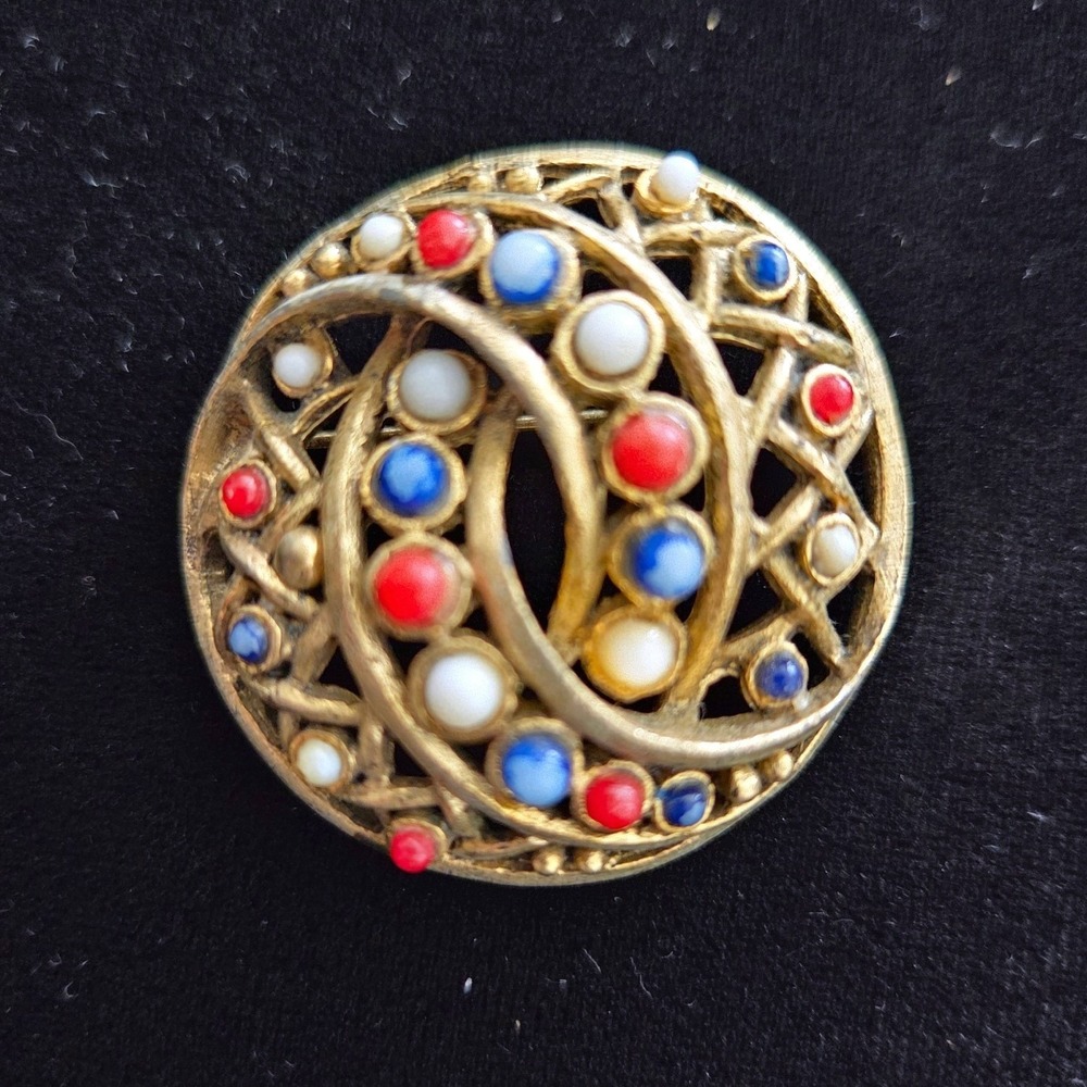 VTG HOBE‎ Matte Gold Tone Red White Blue Cabochon Lattice Brooch Pin 1.5 in